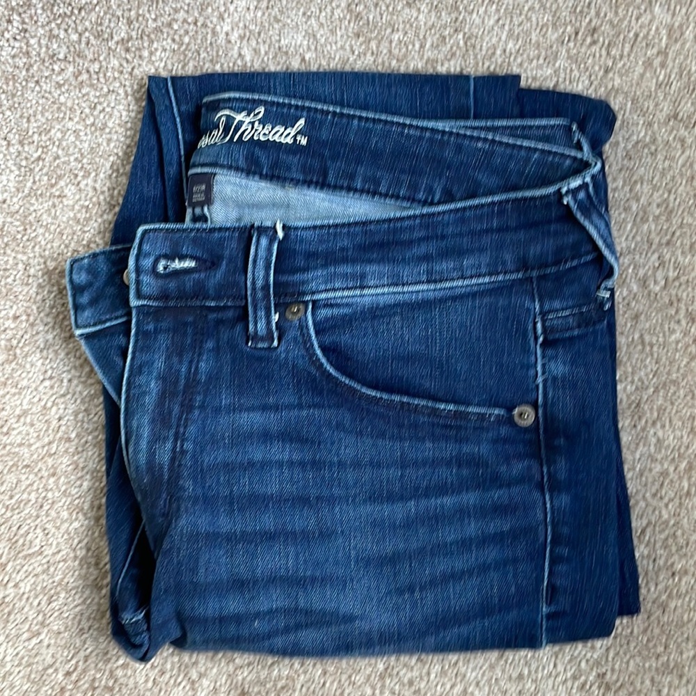 Universal thread women’s skinny jeans mid rise size 8.